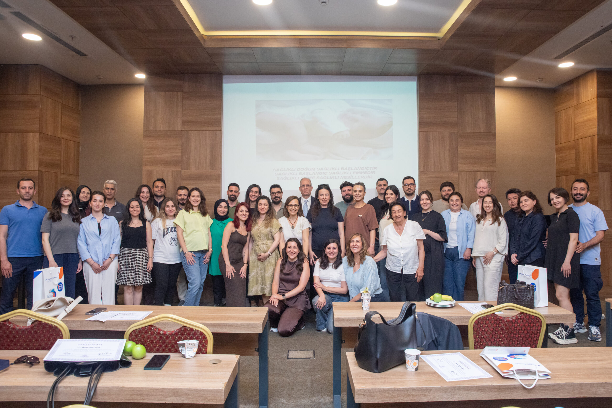 Gynovart Akademi’de “Gebelikten Emzirmeye Annelik Serüveni IV” Gerçekleştirildi
